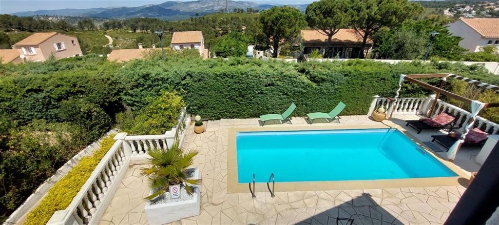 Villa T3 A 10' De Cassis - Piscine Privee Et Cuisine D'Ete Exterieure Carnoux-en-Provence 外观 照片